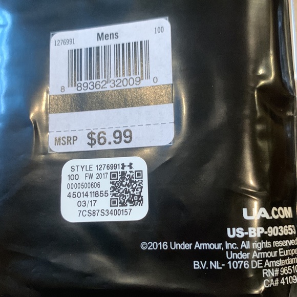 2 packs of Under Armour performance wristbands (2 per pack - 4 bands total) - Picture 5 of 6